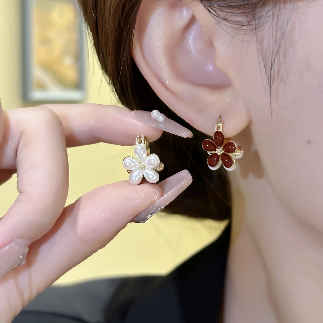 铜合金珐琅耳饰 秋季新款小众设计时尚气质优雅显白两戴花朵耳环