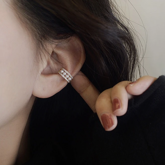 铜合金仿珍珠耳饰 轻奢气质小众设计款复古精致贝珠无耳洞耳骨夹