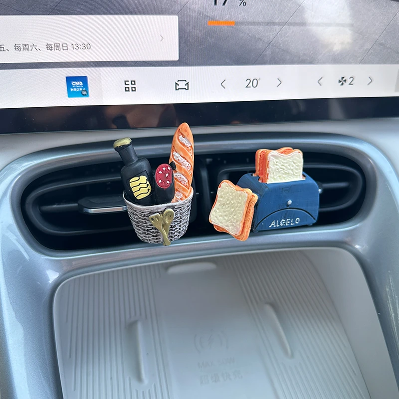 专用吉利星愿内饰改装饰摆件出风口夹车内可爱女生仪表台中控布置