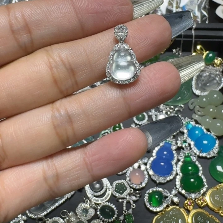 石英质玉颈饰银S925镶嵌葫芦吊坠