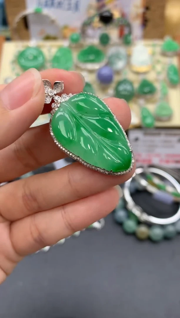 【闪购商品】翡翠颈饰18K金镶嵌500-中国好珍宝