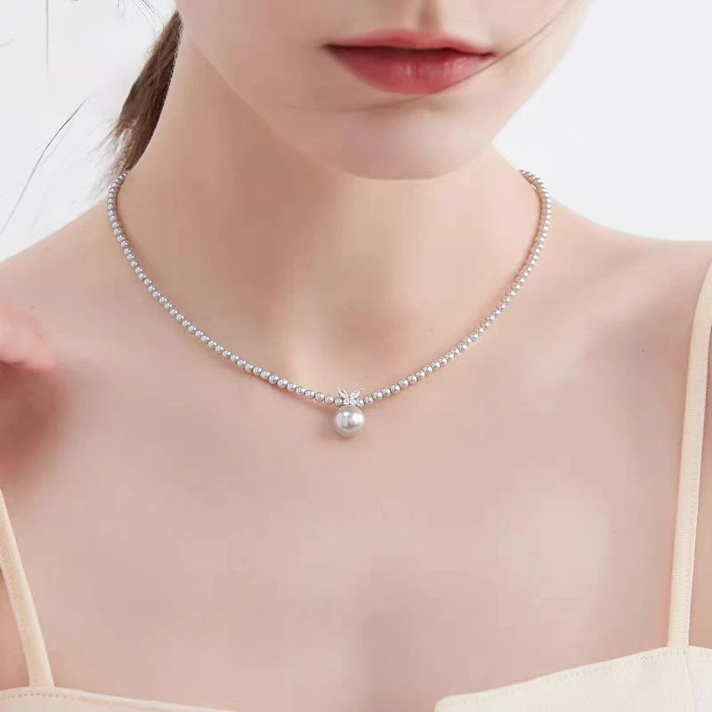 灰色仿珍珠蝴蝶项链女小众高级感气质毛衣链配饰秋冬时尚颈链