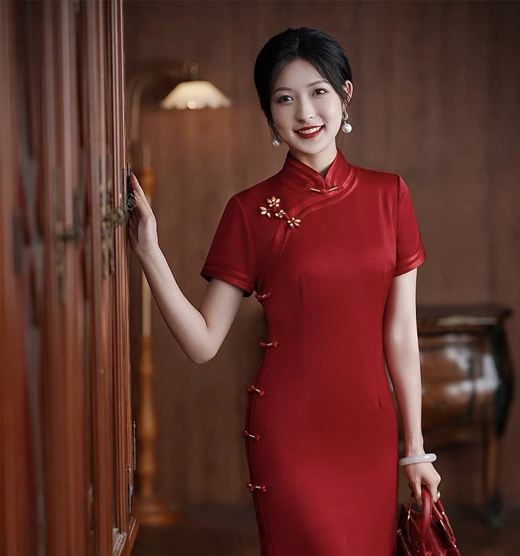 8324-大红色时尚气质款手抓花双层背后拉链旗袍