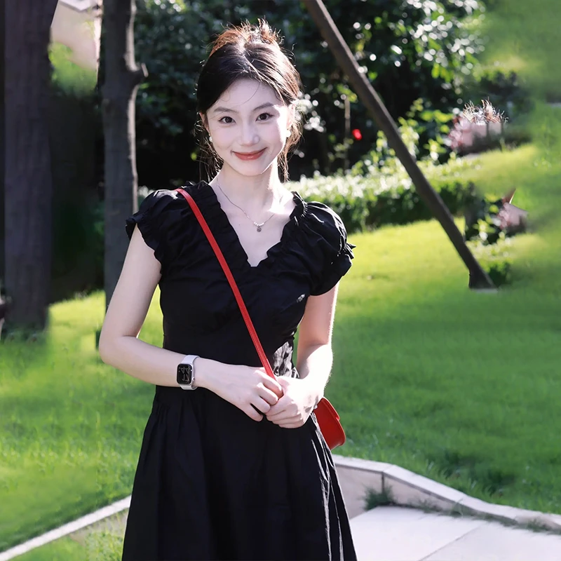 9673赫本风杏色泡泡袖v领连衣裙子高级感收腰长裙夏2024年新款