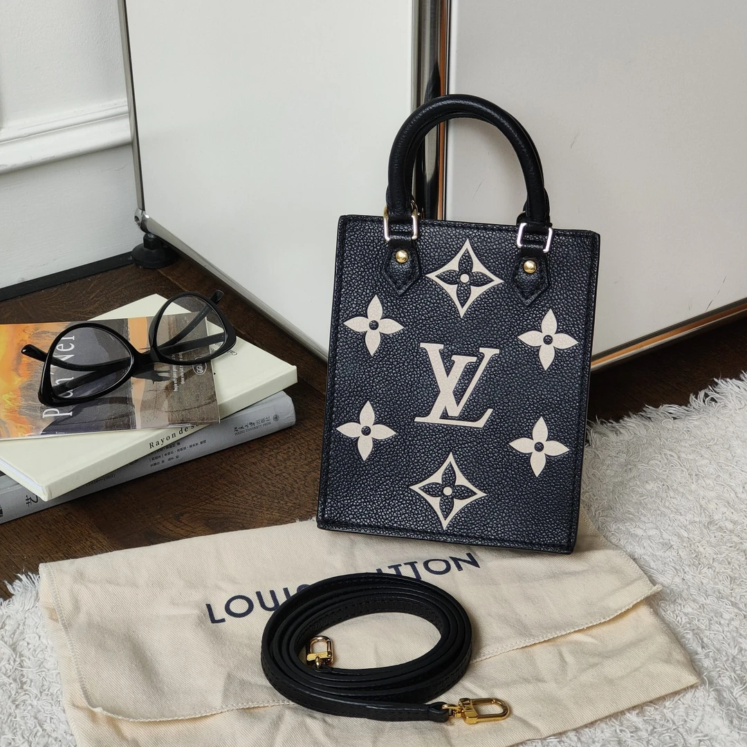 95新 LV Azul-黑白全皮老花压纹琴谱mini斜挎包34105经典时尚