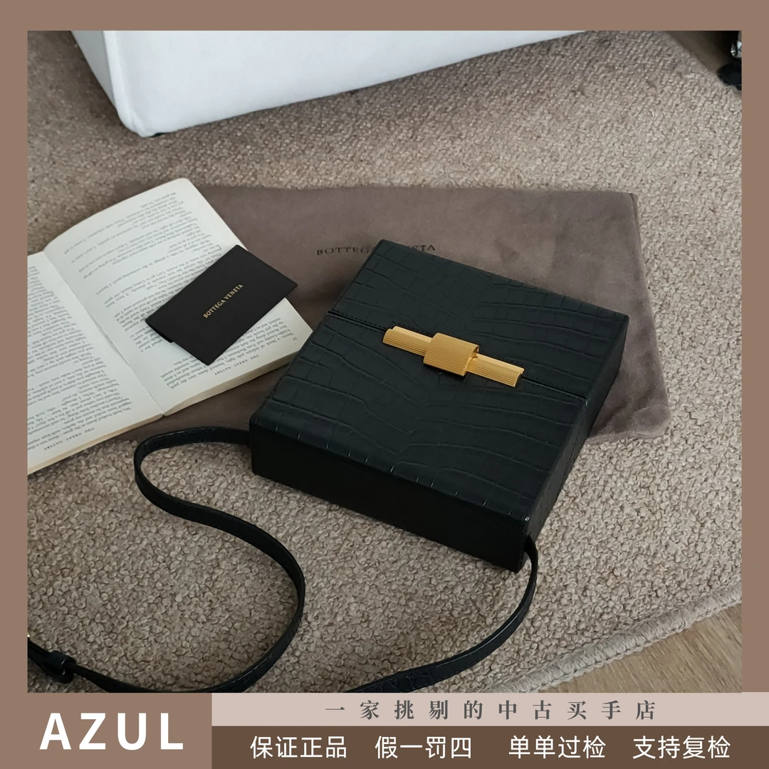95新 BOTTEGA VENETA/葆蝶家 Azul-黑金鳄鱼压纹盒子单肩包 31981
