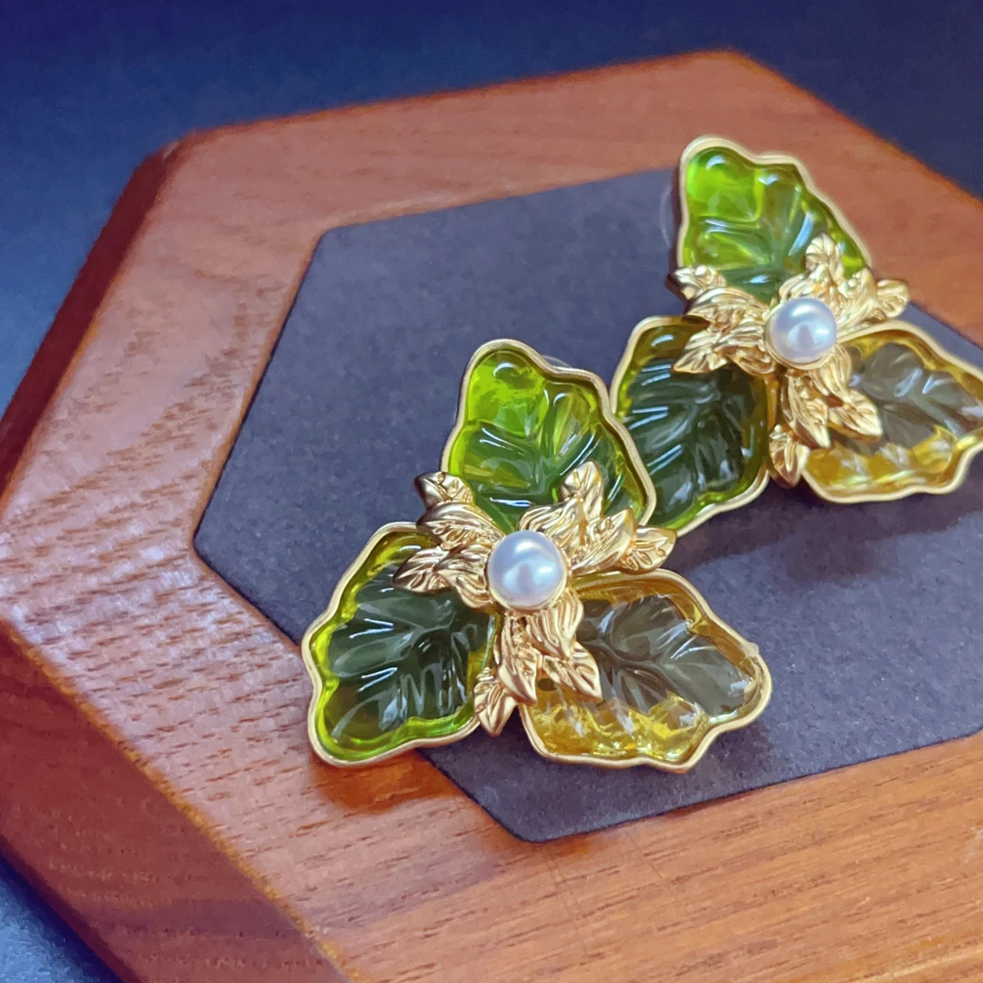 锌合金树脂耳饰 ZT时尚优雅果冻树叶耳钉复古古风法式耳饰