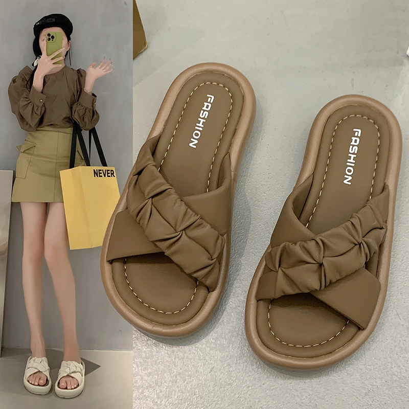 网红爆款厚底交叉凉拖鞋女夏外穿2024新款法式高级感沙滩一字拖鞋
