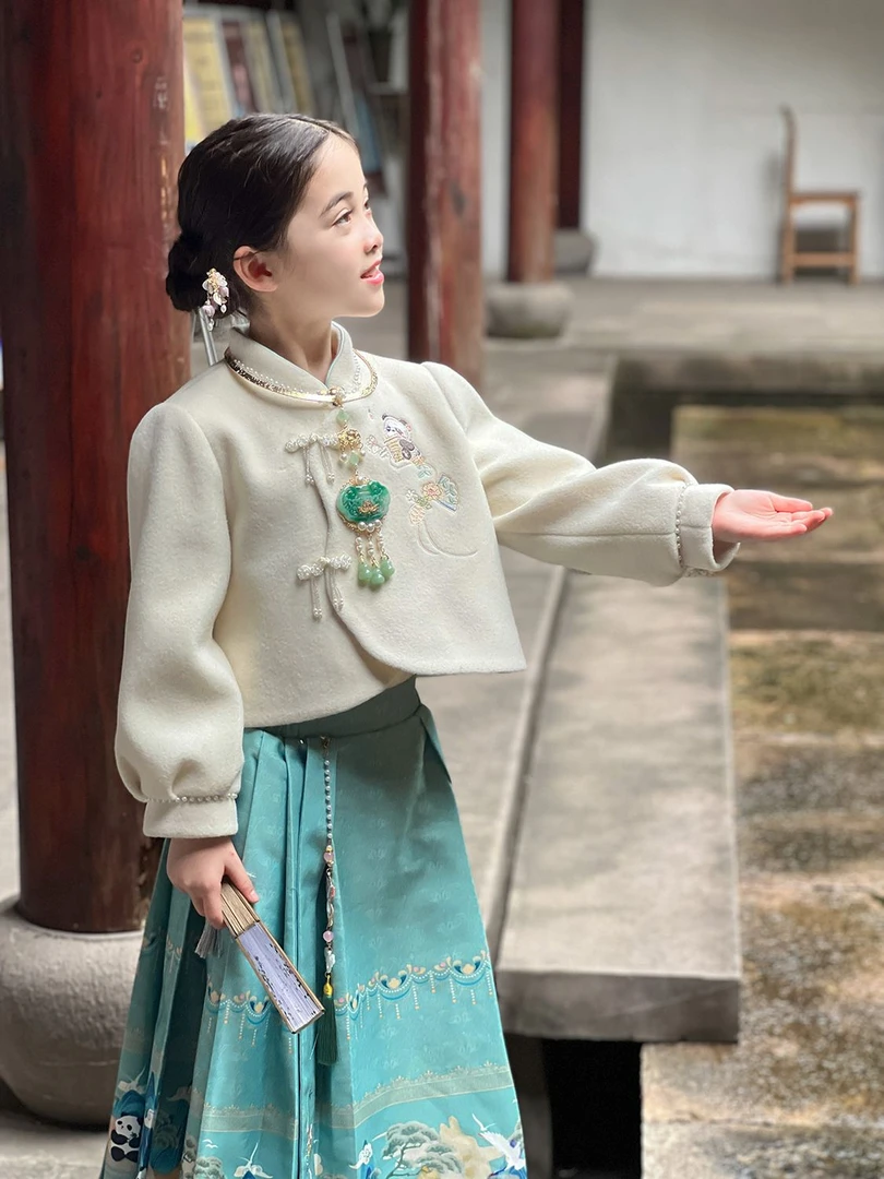 马面裙女童汉服2023新款冬装套装儿童时髦上衣长裙宝宝国风两件套