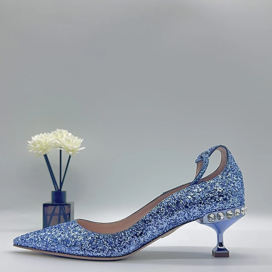 99新 MIU MIU/缪缪 35.5-37码/时尚蓝色舒适尖头酒杯跟钻饰高跟鞋