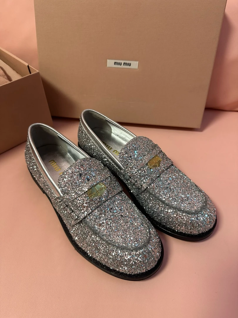 miumiu/谬谬37-38码/时尚休闲限量款金币银色亮片休闲乐福鞋