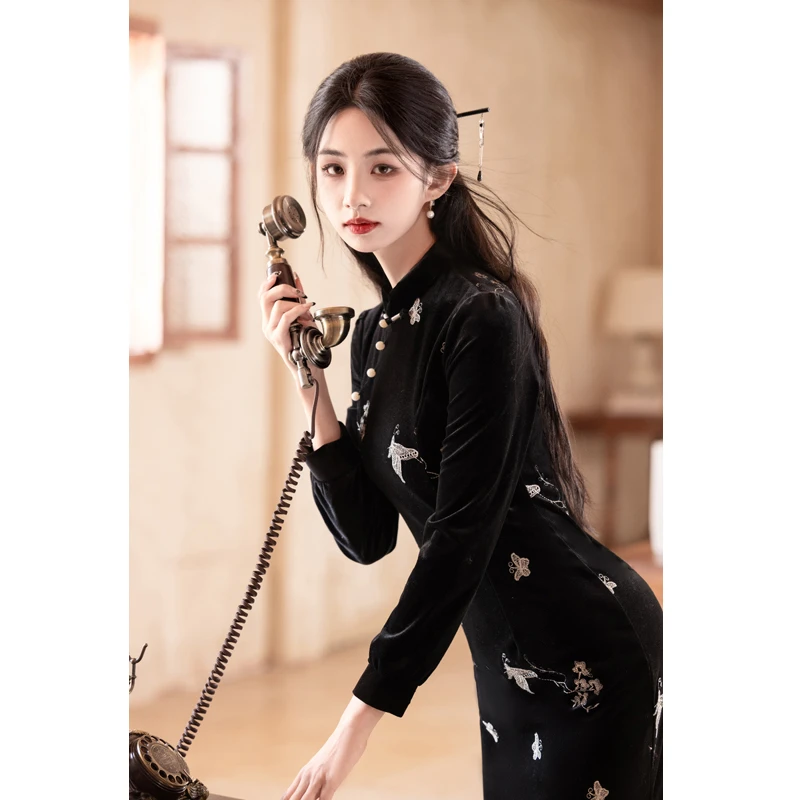 绫素 新中式高端刺绣黑色优雅气质长袖旗袍秋冬款