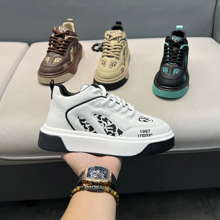 男鞋秋季新款网红爆款轻奢百搭时尚潮鞋男士休闲鞋国潮网红板鞋子