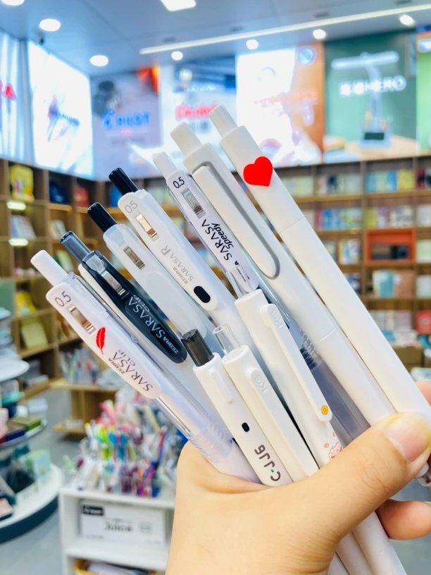 白富美组合笔十支黑色按动式中性笔