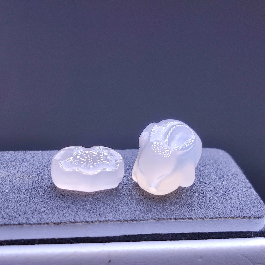 天然白玛瑙趴趴兔通孔百搭DIY配件