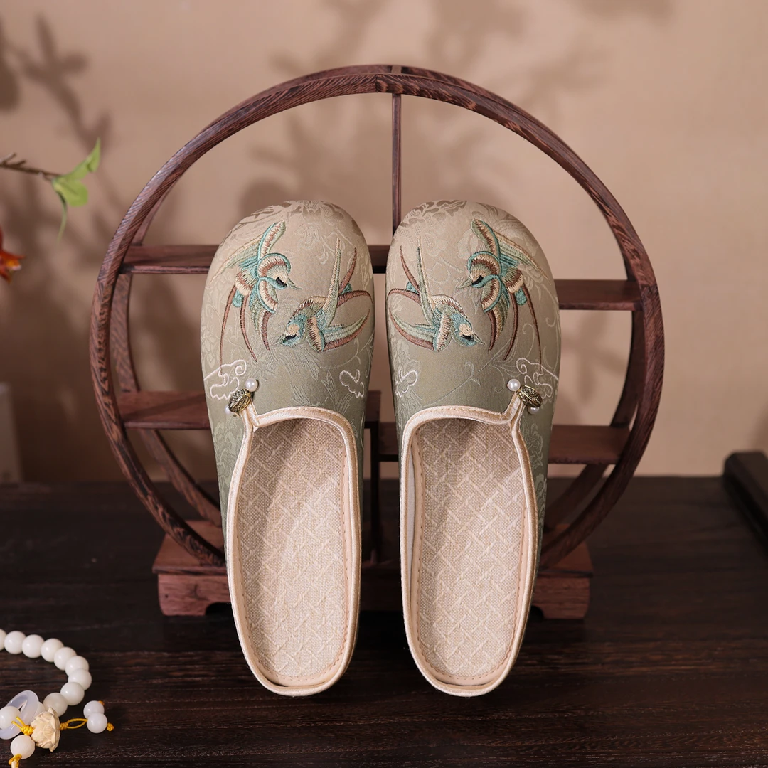 祥福云新中式刺绣舒适百搭时尚中国风防滑轻便软底小跟鞋拖鞋子