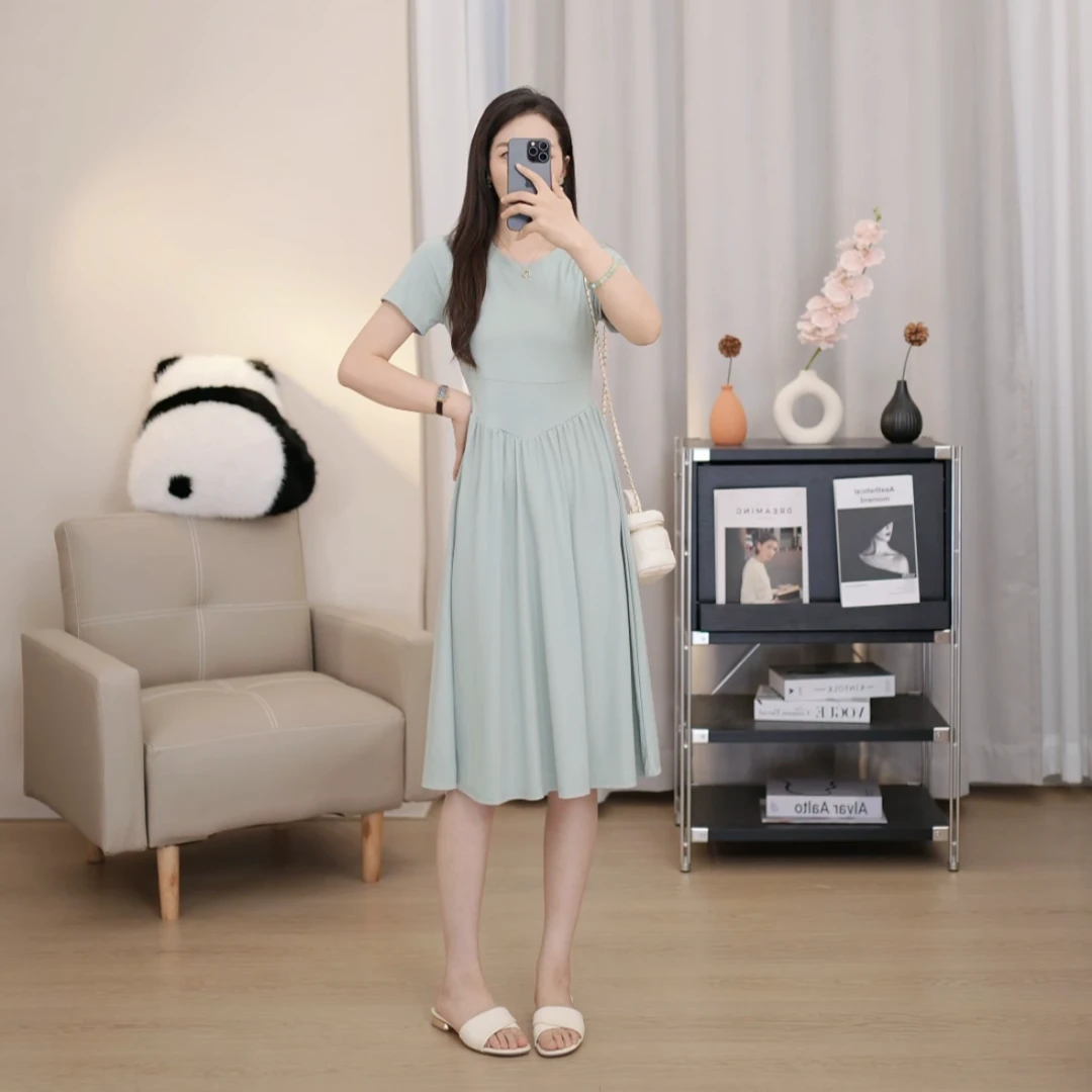 小个子连衣裙女夏季2025新款气质收腰a字裙赫本风女装连衣裙
