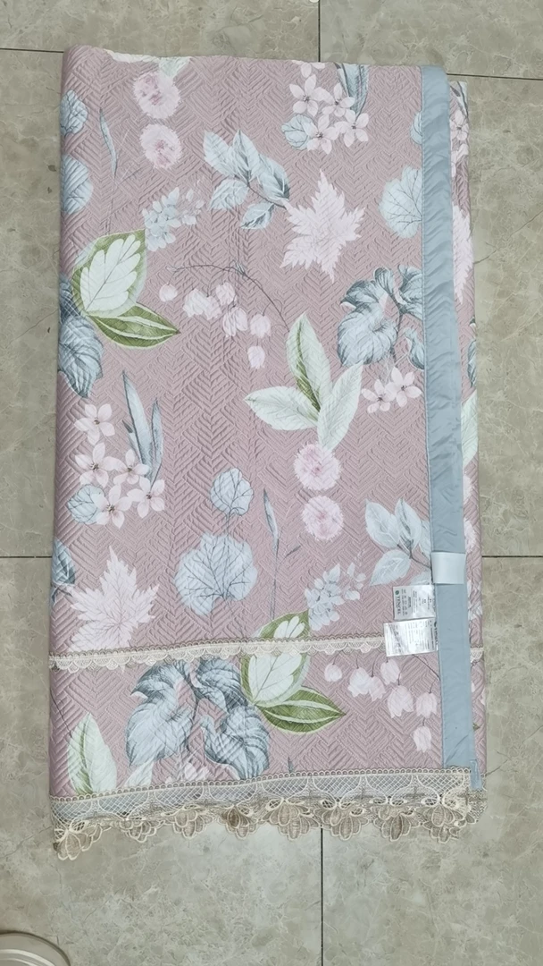 2.3乘以2.5花边床盖(剪标款)粉