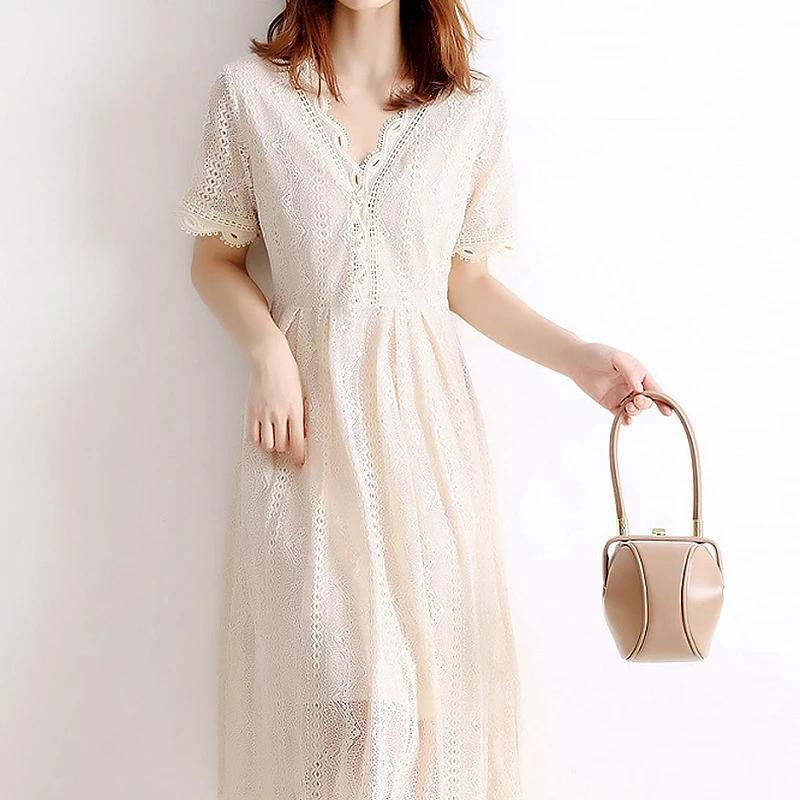 韩国东大门连衣裙新款女装纯色镂空甜美法式复古中长款6200