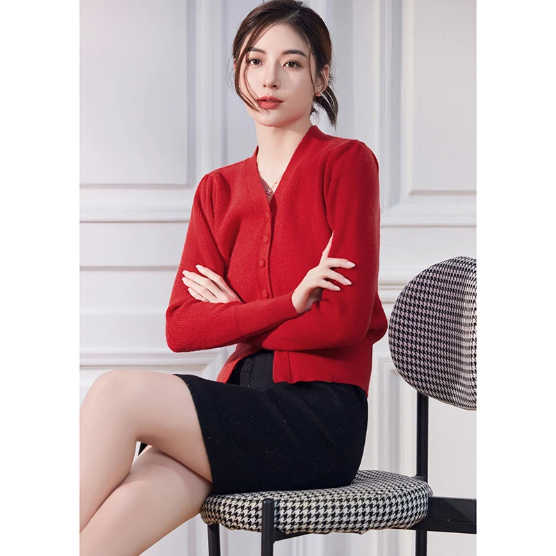 V领长袖针织衫新款女装红色慵懒松弛感穿搭毛织开衫0476