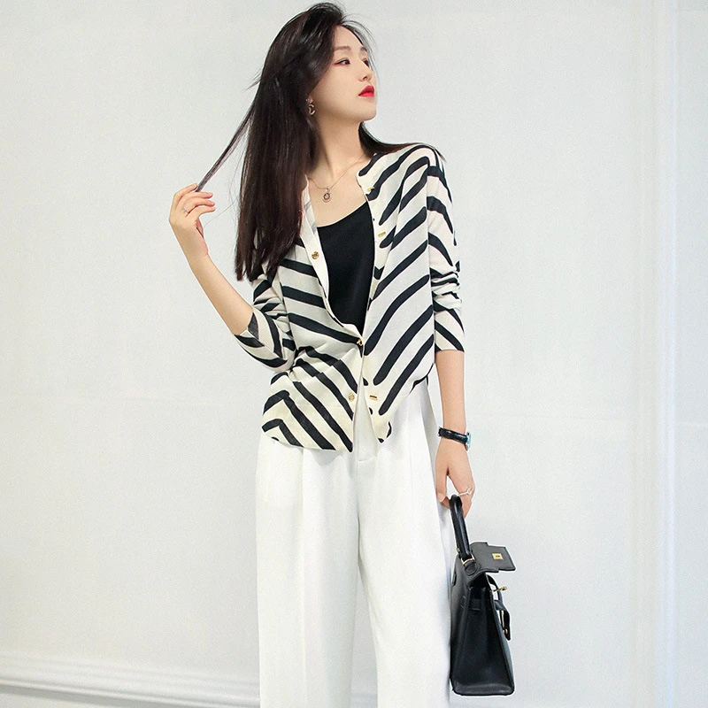 斜条纹针织衫女韩版复古圆领上衣设计感长袖开衫外套0092