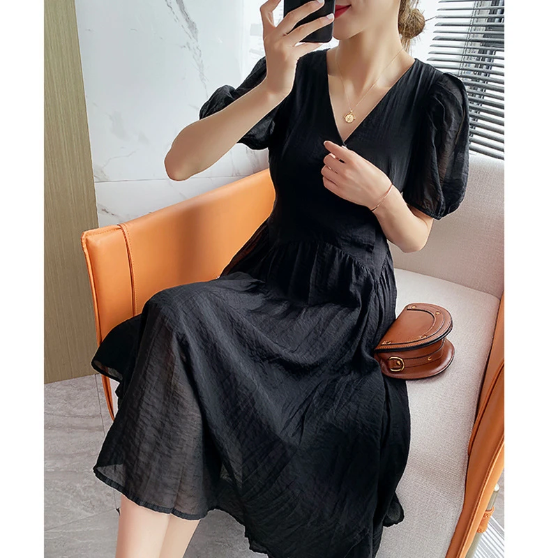 新款V领纯色泡泡袖连衣裙设计感小众宽松收腰复古中长裙0045