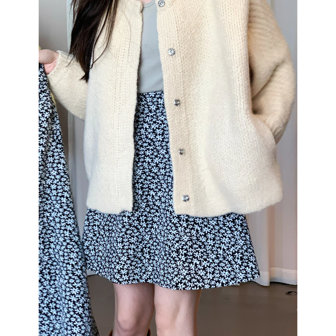 大头黑STUDIO【小雏菊】2024女秋冬时尚碎花半身裙D224G17052