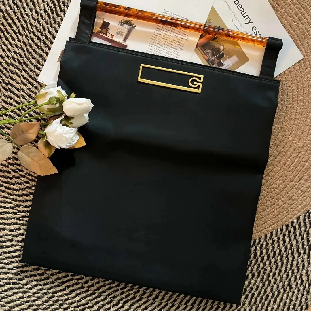 95新  Givenchy纪梵希中古中号黑色布面手提包