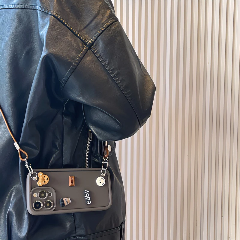 秋冬美拉德咖啡小熊iphone15promax苹果14卡通皮绳13斜跨12女款11