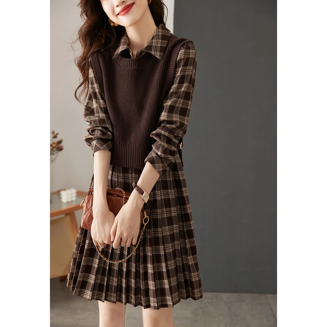 沫晗依美2024冬季新款简约百搭休闲毛针织马甲+连衣裙两件套套装