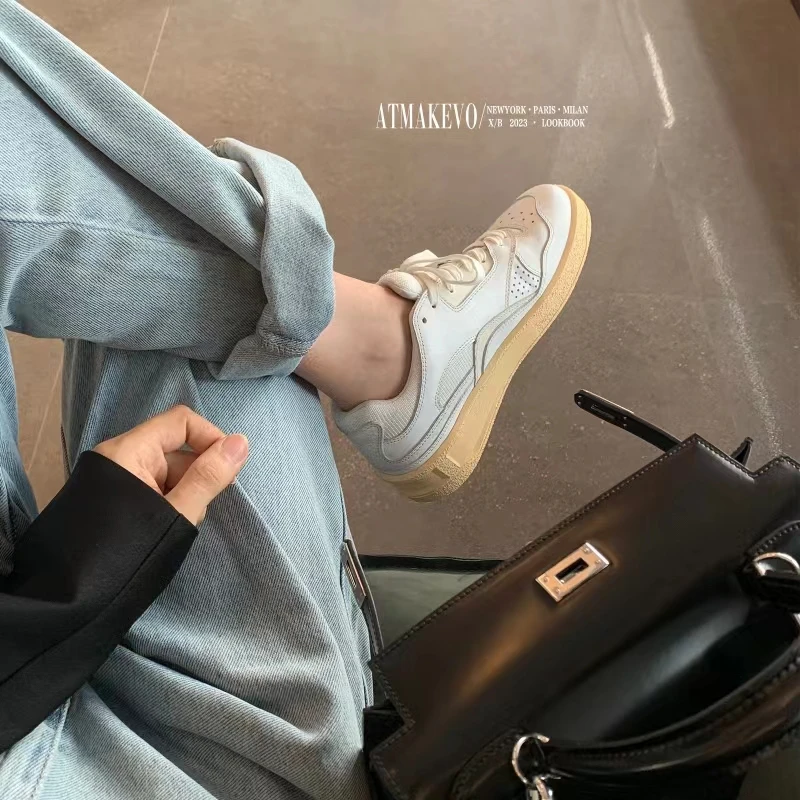 吕小布 | 2023新款透气小白鞋女厚底真皮板鞋百搭白色休闲鞋！