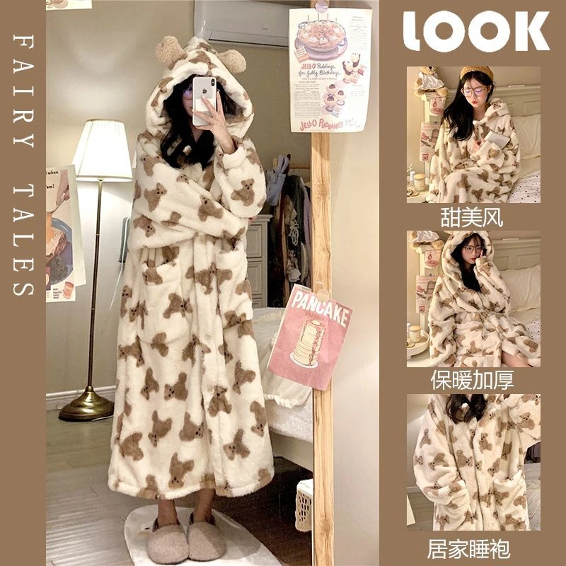 小浣熊珊瑚绒睡衣女秋冬款加绒加厚保暖法兰绒中长款连帽宽松睡袍