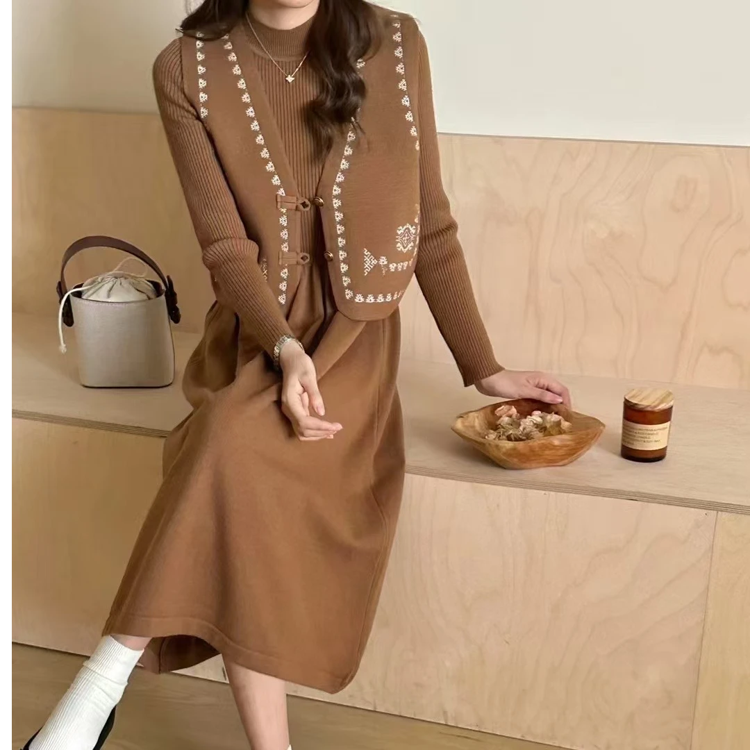 韩系气质感复古马甲针织连衣裙套装2024冬季新款时尚显瘦两件套女
