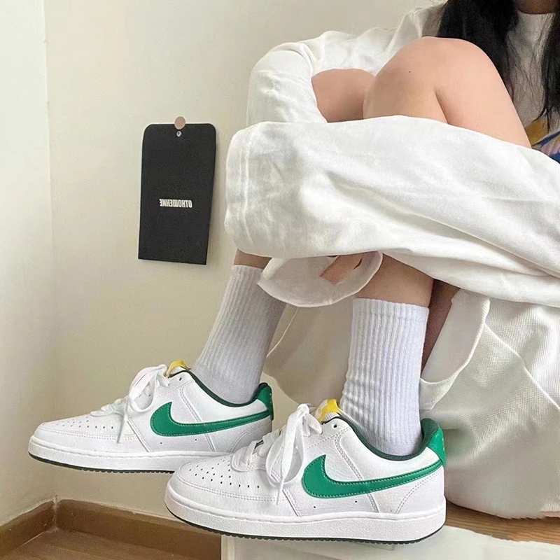 NIKE耐克 COURT VISION LOW 女子白绿低帮轻便休闲板鞋FN3447-131