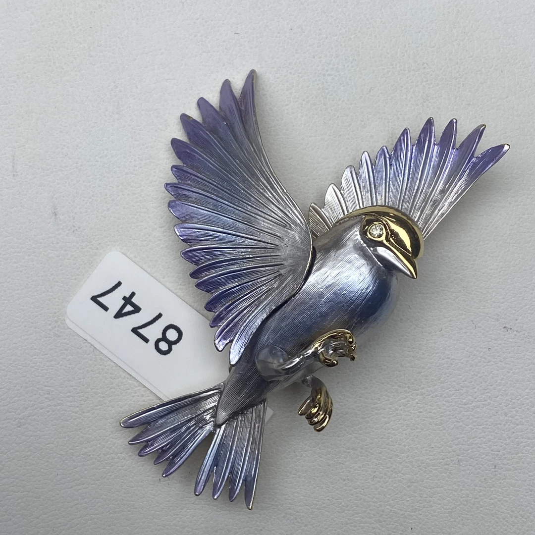 铜合金锆石胸针 中古回流微瑕时尚胸针。 8747