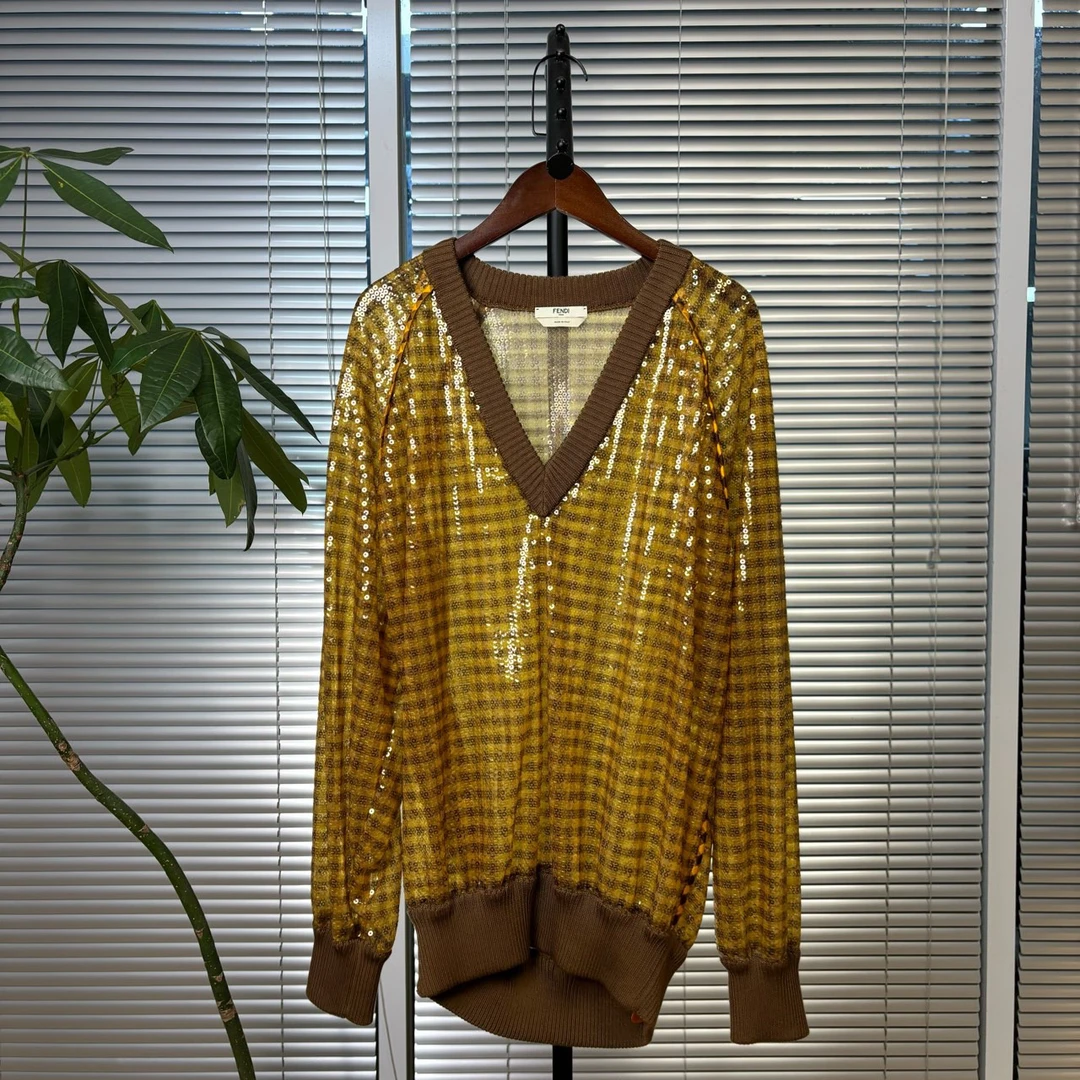 99新 FENDI/芬迪 透明V领鳞片卫衣 40码 CL01924
