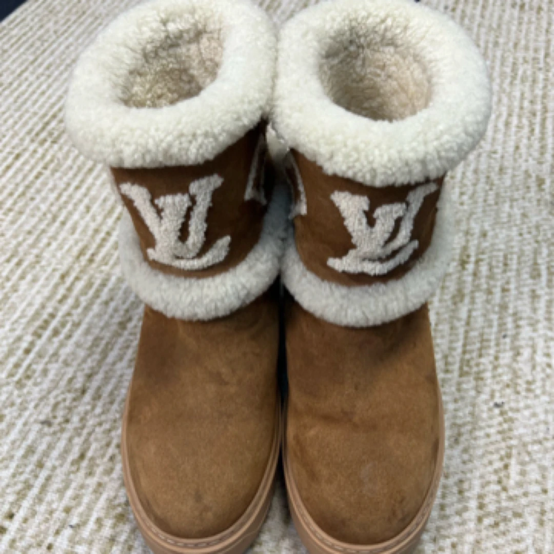 lv 路易威登 卡其色 靴子37码