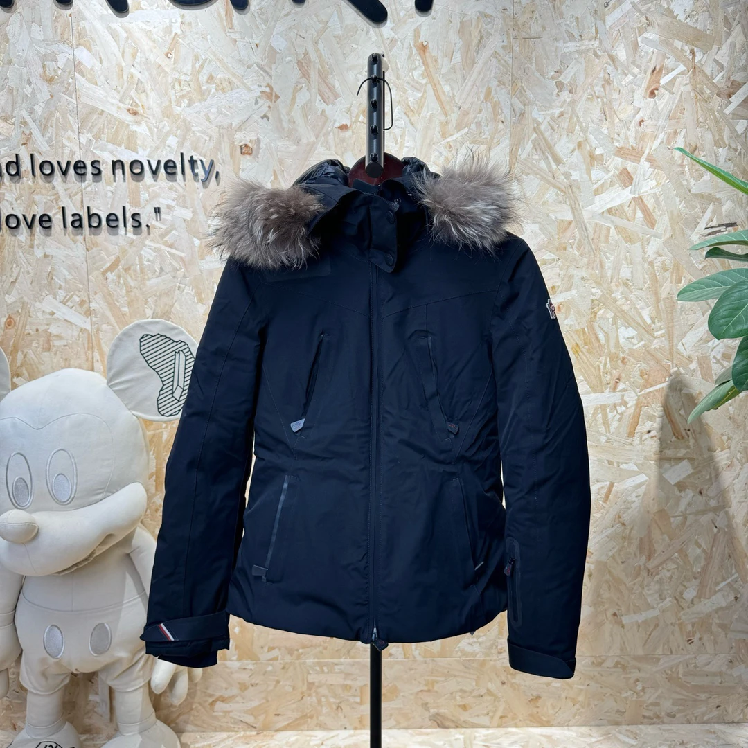 Moncler蒙口女士毛领短款羽绒服/99新/cl00290