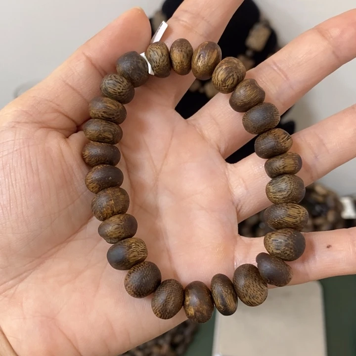 沉香手串沉浮蓝宝石多样性发货一条卡11-12克➕