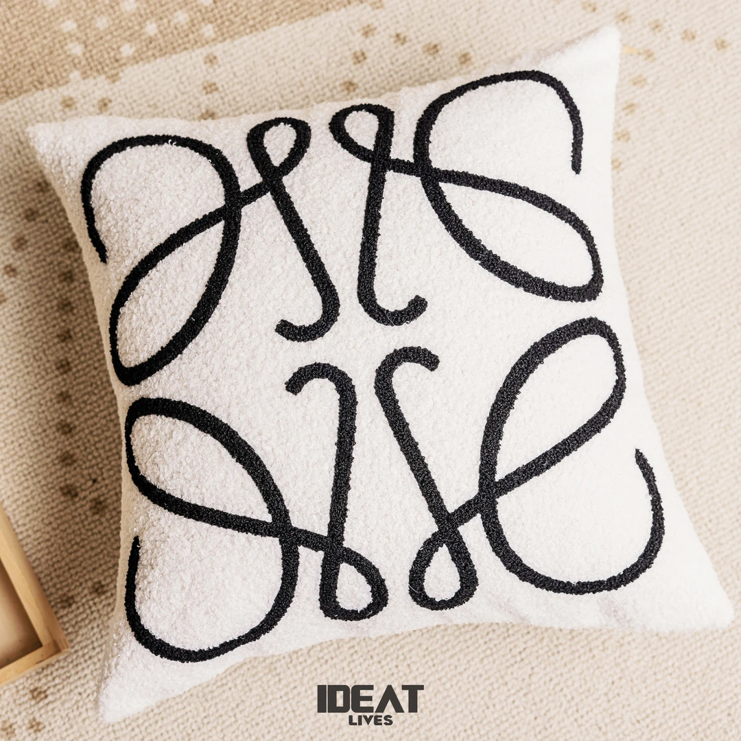 法式轻奢抱枕客厅沙发靠枕女生睡觉毛绒靠垫柔软奶油风抱枕套含芯