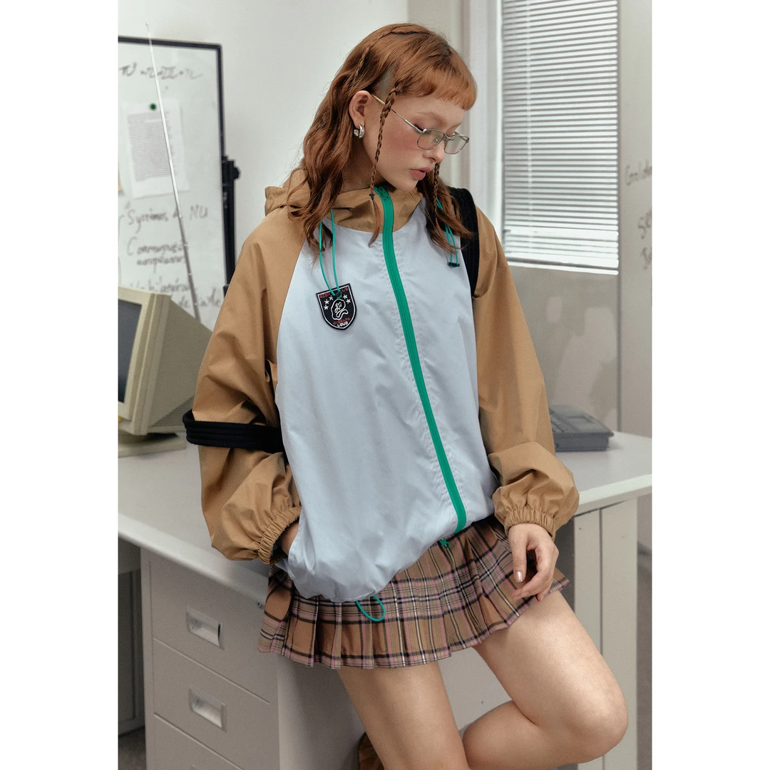 【直播间清仓款no退no换】EZEK山系户外防晒冲锋女拼色连帽登山服