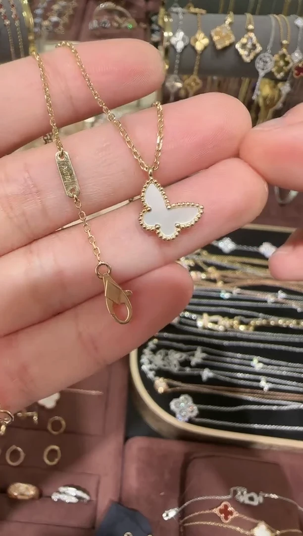 【闪购商品】贝壳项链18K金镶嵌蝴蝶项链(3克多)