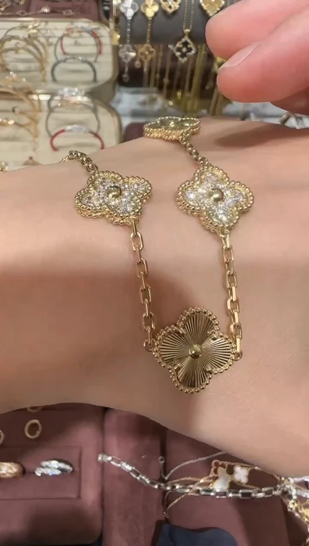 【闪购商品】钻石手链18K金镶嵌镭射间钻五花手链(16克多)