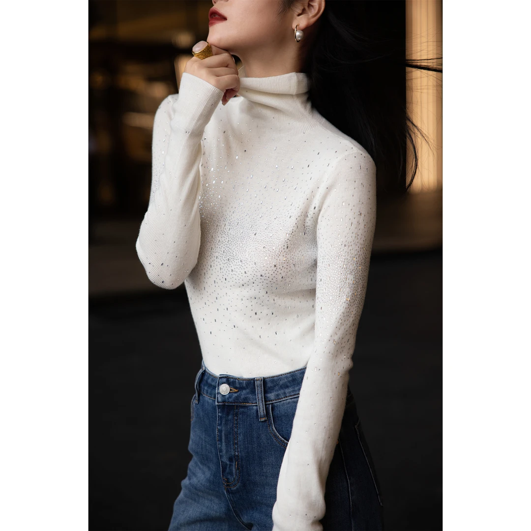 ZEROYK高领烫钻羊毛衫时尚百搭白色修身打底毛衣