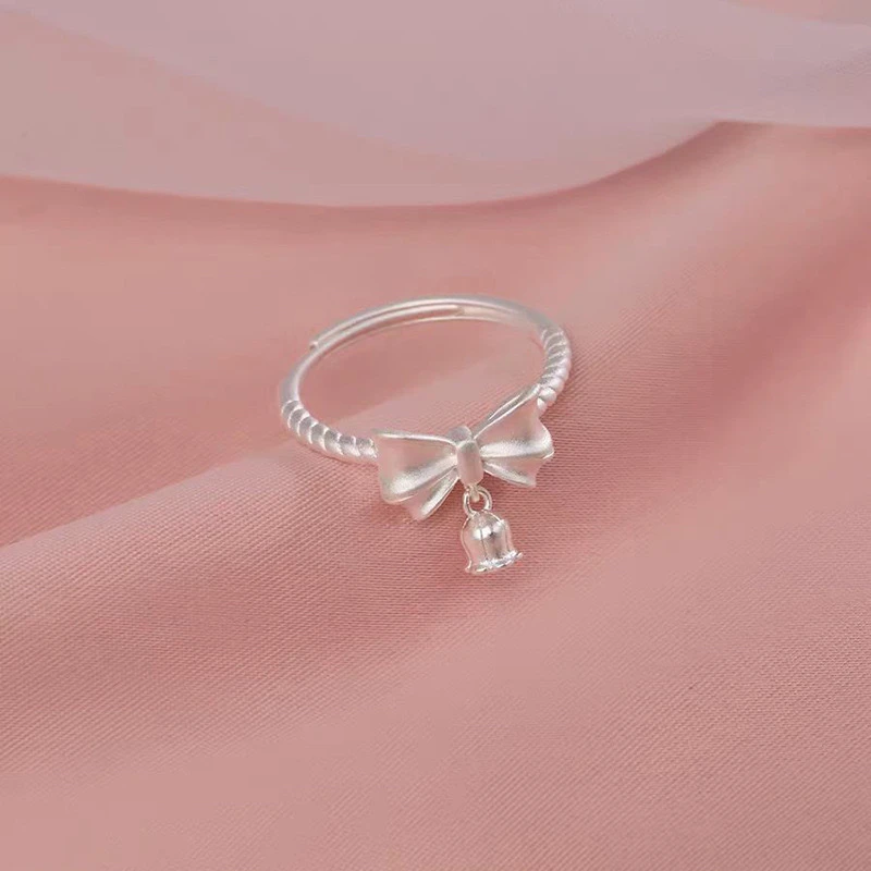在逃公主蝴蝶结铃兰花戒指轻奢甜美花朵开口闺蜜指环