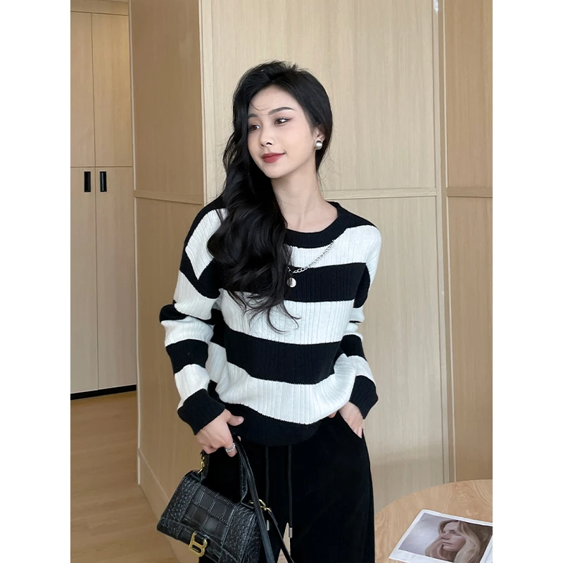 主曼丨条纹圆领显瘦设计感2024新款百搭宽松针织衫 WT429