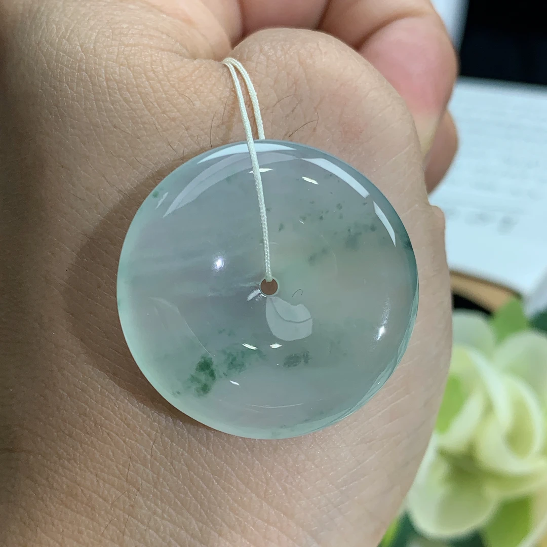 天然翡翠A货玉石高冰起胶飘花平安扣吊坠，尺寸29.6×5.3