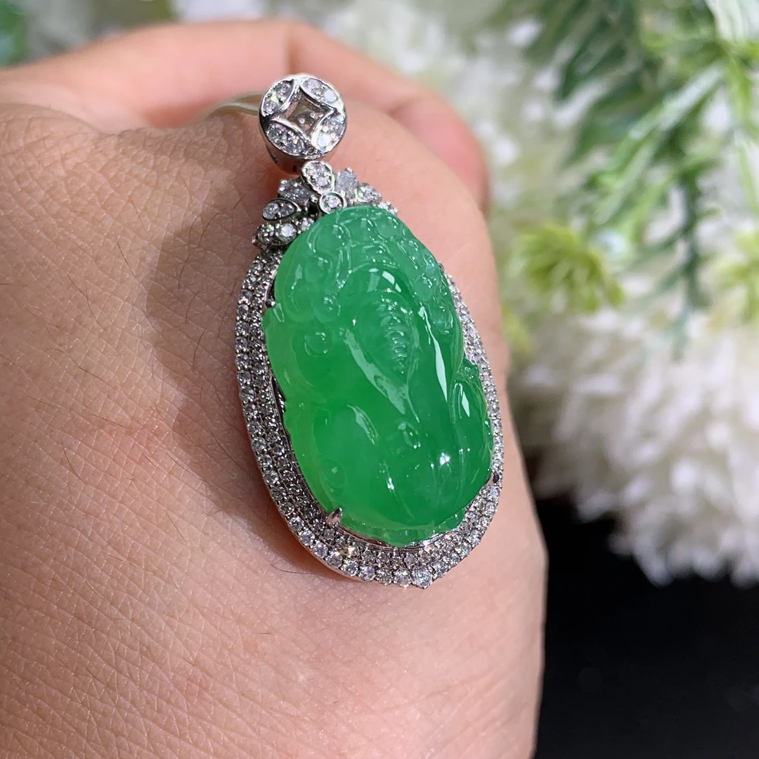 缅甸天然翡翠A货18k金冰润满阳绿貔貅吊坠，尺寸33.6×16.2×12.2