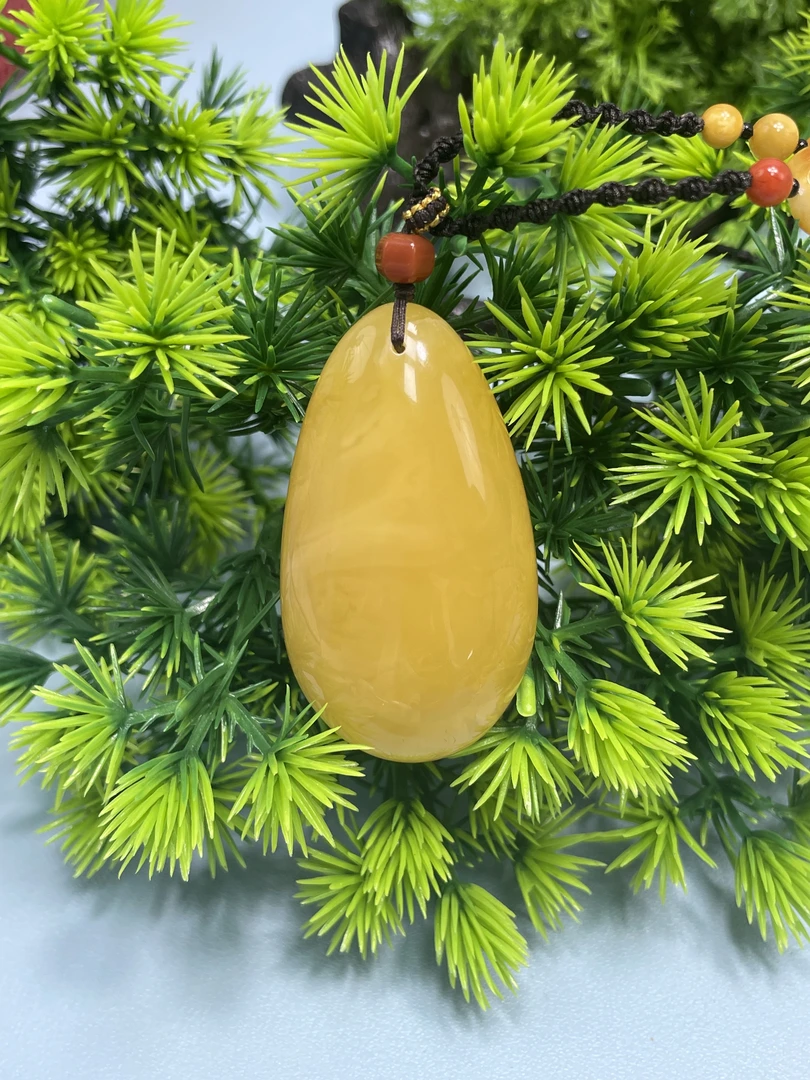 俄罗斯蜜蜡鸡油黄水滴吊坠天然保真无优化地大证书支持全国复检
