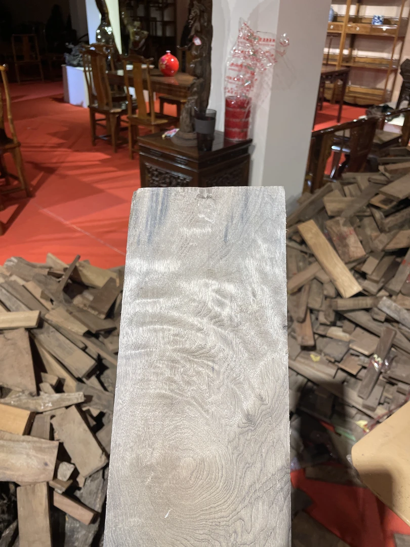 01古蜀金丝楠木，小料，一物一拍，所拍货物以直播间为准